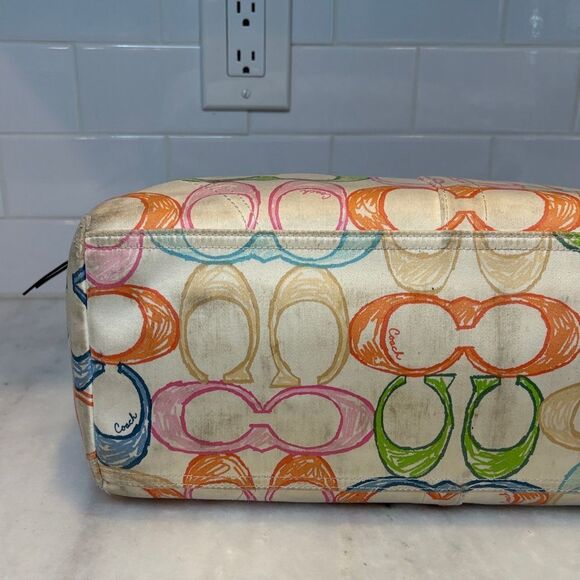 Coach Bag Purse Handbag Hampton Scribble Signature Logo Multicolor Tote Bag - Picture 10 of 16